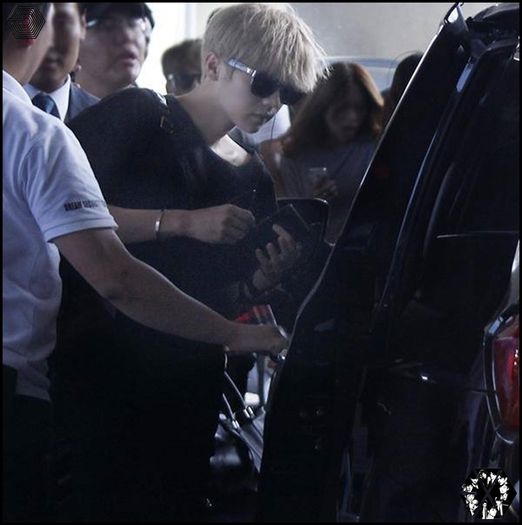 140809luhantianjintoincheonairport2198 - exo - 140809 Luhan - Tianjin to Incheon Airport