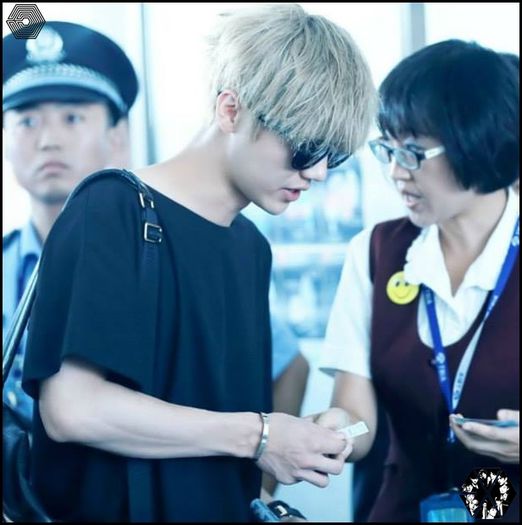 140809luhantianjintoincheonairport7594 - exo - 140809 Luhan - Tianjin to Incheon Airport