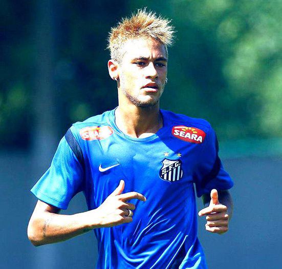 ɳҽყɱαɾ | CL *ii da sapca inapoi* am vrut doar sa te felicit ca ai sapca cu Brazil :)); *se da jos din barca*vreau un cocktail ceva #ely (eu ies,mi-e somn..)
