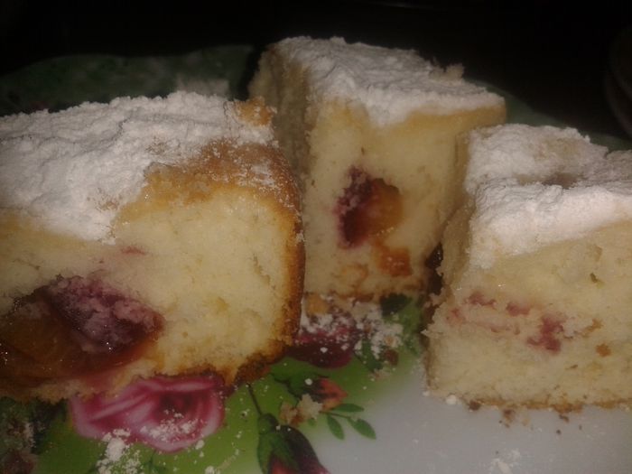 prajitura pufoasa cu fructe