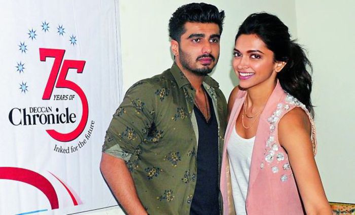 DeepikaPadukone_ArjunKapoor_at_DC_0_0