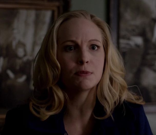 ᵔᴥᵔ -- _click_ Te bufneşte râsul...De ce râzi mă, de ce râzi?; *Îşi scoate papucii şi dă în el* Crezi că nu te văd că râzi de mine,  da? TU ..tu eşti un b.ou ! Nu ai putut să vezi că Davina te iubea. Idi.ot.ule
