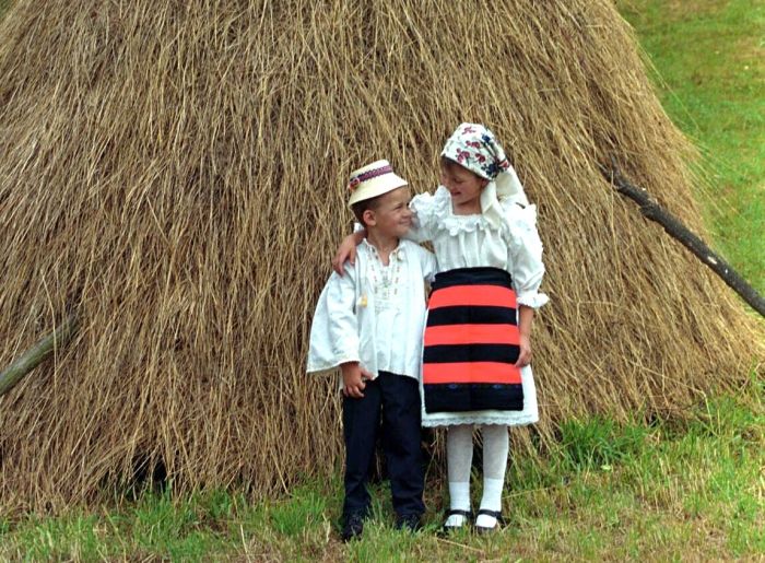 Coconi; cocoana-fata si coconul-baiatul
