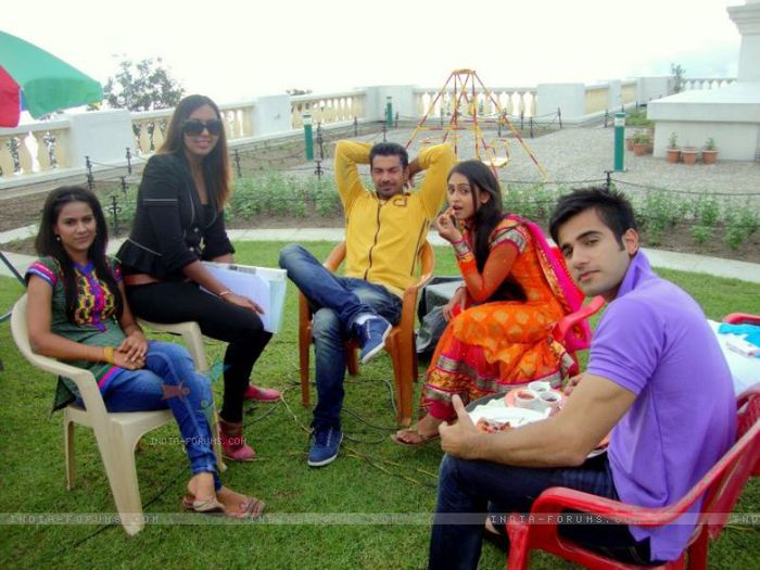 164669-cast-on-the-sets-of-ek-hazaaron-mein-meri-behena-hai-show - Ek Hazaaron Mein Meri Behna Hai