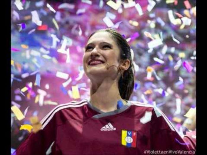 10644811_356845764471333_8453254739037070133_n - Lodovica Comello