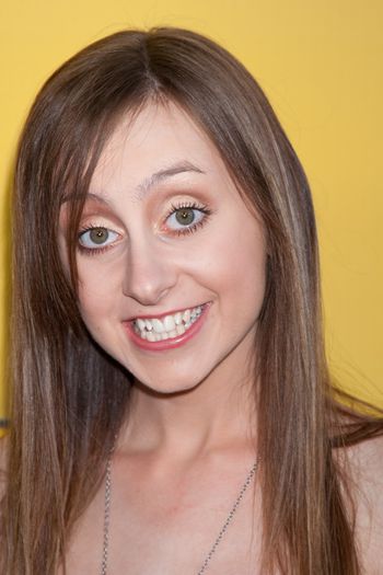 Allisyn-Ashley-Arm - Allisyn Ashley Arm