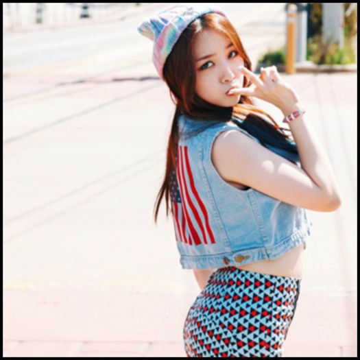 M|. Mdaa.. >.<