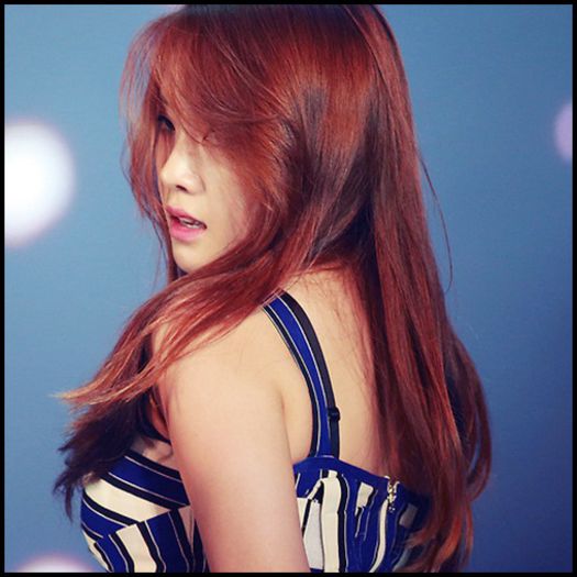 M|. :| . A da ? |se duce la el, îi fu.te o palmă*nutare,sorrioppa:o3*|. Du-te n@ibi ! ;-;