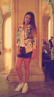antonia-demonstreaza-inca-odata-ca-nu-are-probleme-cu-greutatea-cantareata-arata-perfect-intr-o-pere