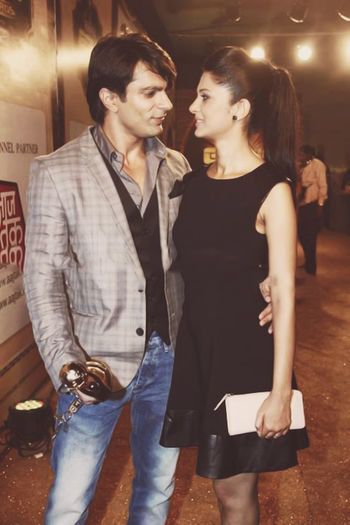 karan-singh-grover-and-jennifer-winget-romantic-photos-3889 - Jennifer Singh Grover 2013-2014
