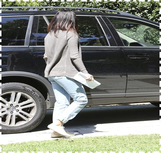  - xz - Arriving -to-an-acting - class- in - Los-Angeles -California x x x x x x