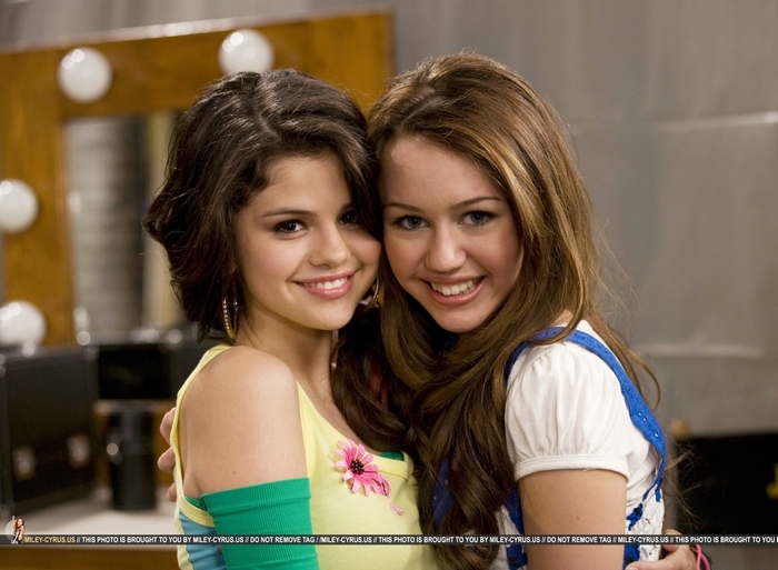 Selena si Miley