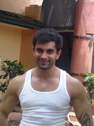  - Karan Singh Grover 2013-2014