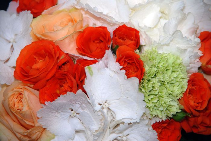 detaliu buchet de mireasa - Trandafir Babe - Spray portocaliu 2014