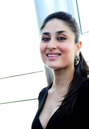 931353_558346934210710_1658163163_n - Kareena Kapoor