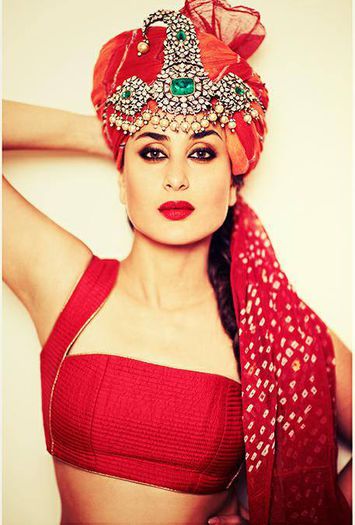 1396046_656018801110189_980041615_n - Kareena Kapoor