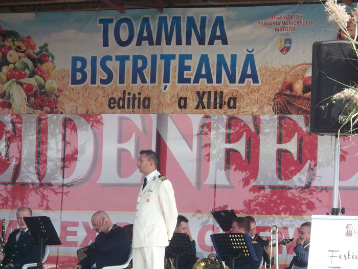 Plt.maj.BEJENARIU, dirijor militar - TOAMNA BISTRITEANA 2014- 2015