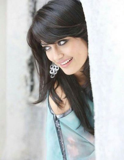 10347560_748700318525755_6861247589565016114_n - 15-Sanam Ahmed Khan