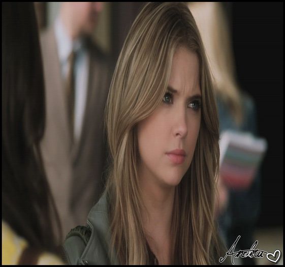 △▼ ❥ : Nu prea am chef ;< Dar hai =)) * se urcă și ea pe masă și dansează, ține în mână [cl; o lanternă și improvizează lumini de club cu ea =))) *
