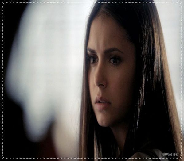 》*se duce dupa el pe scari=))* #tyler