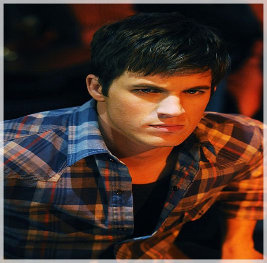 █ ▄→ hai să ne unim buzele şi să descoperim un nou drum spre o iubire -cl-; care să nu moară niciodată -o sărută cu foc- -katic-
