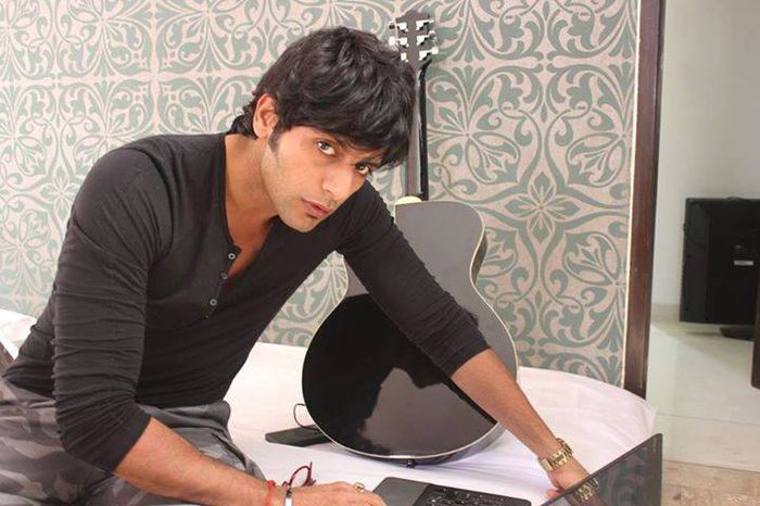 10369876_714874395233844_226230096446417436_n - 15-Aahil- Sanam poze noi