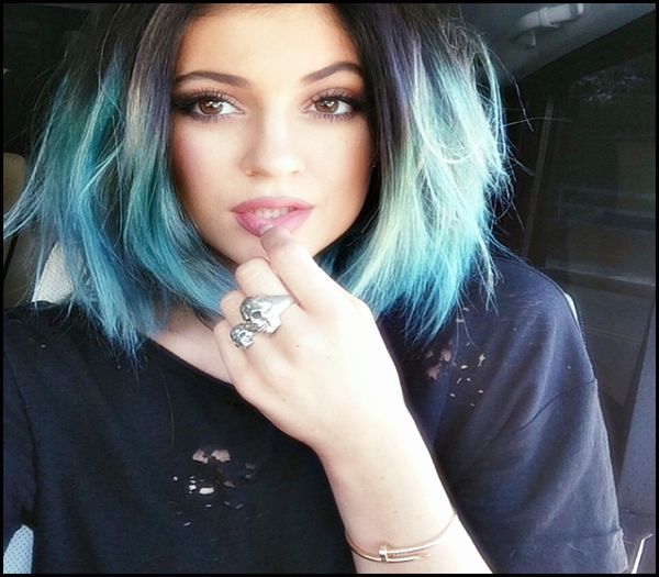 ➨ ▷ † ❤ . Am învățat .. în principal .. (clk); am încercat să am o relație de vreo 2 ori dar n-am reușit să rămân cu niciunu ,deși una din relații a fost de aproape 2 ani .. :-?? deci poți deduce că acum sunt singură
