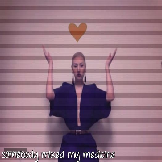 ♡ cσνєη ♡ despre cine este vorba ? *se uită la ea și mănâncă fursecuri* #niina