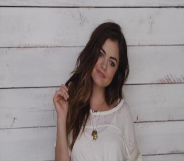 .•*´♥`*•.[ᴏɴ ɪsʟᴀɴᴅ] Am luat mancare de acasa, deci am scapat de fructe. cl; *scoate niste snitele, ciuperci, si o prajitura.* Hai sa mancam
