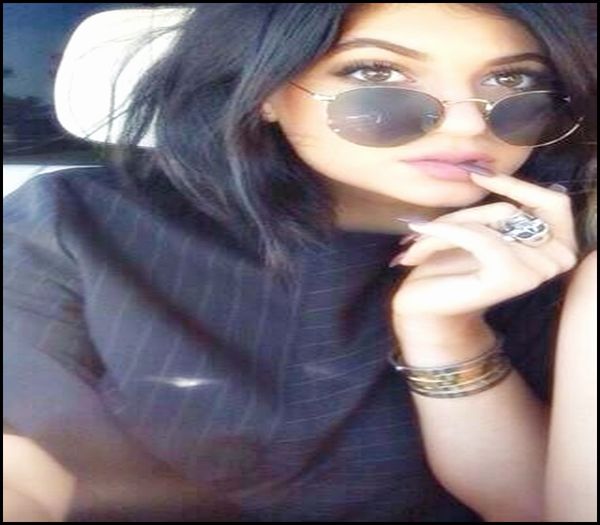 ➨ ▷ † ❤ . [27.09] #vine din apartamentul addei , merge la bucatarie [clk;; si isi face ceva de mancare ;
