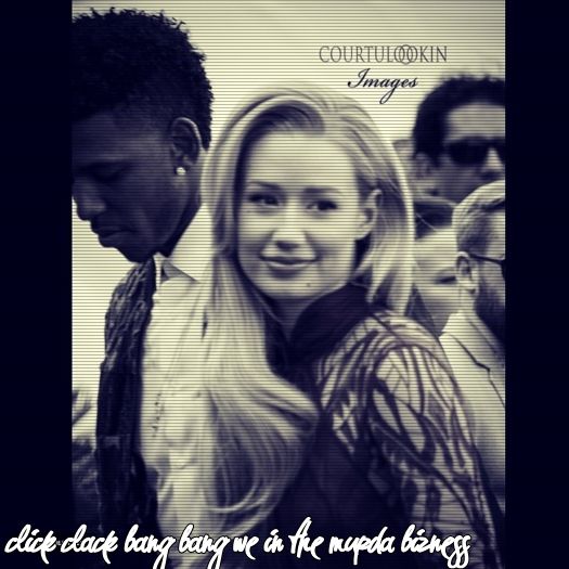 ♡ cσνєη ♡ dacă ești drăguță să-mi face ceva de mâncare, nu refuz. *merge și se trântește pe canapea*