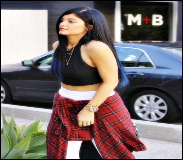 ➨ ▷ † ❤ .  awkey .. #ia telecomanda și mută posturile (clk); dar nu găsește nmk bun , rămâne tv-u pe Tom și Jerryș =))))) [awkey,tyt + si eu brb,vreo 30 de min ]
