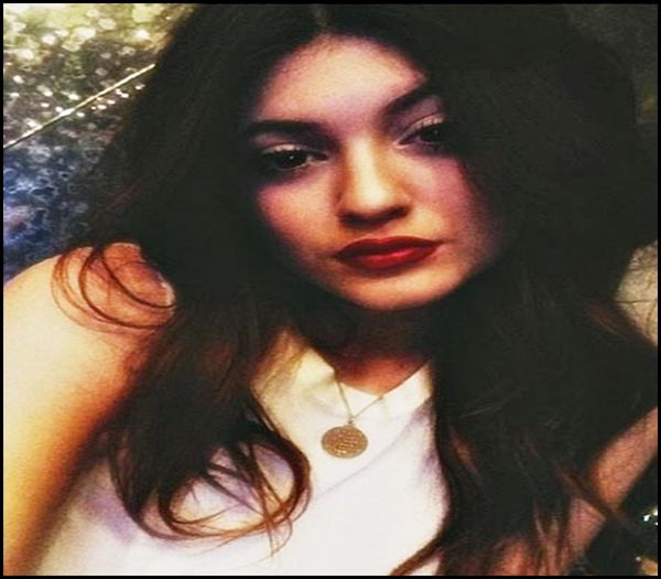 ➨ ▷ † ❤ . neata :-h uite,acum am venit de la alergat .. + nu`i nmk ..