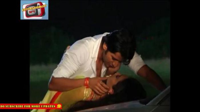 ByhJsBzCMAAkSJx - 15-Aahil- Sanam poze noi