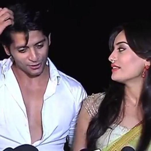 ByjCVk8CEAAgkFc - 15-Surbhi Jyoti