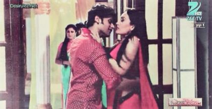 ByPH5smCUAASU-I - 15-Surbhi Jyoti