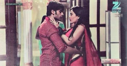 ByPH5vgCYAAxISD - 15-Surbhi Jyoti