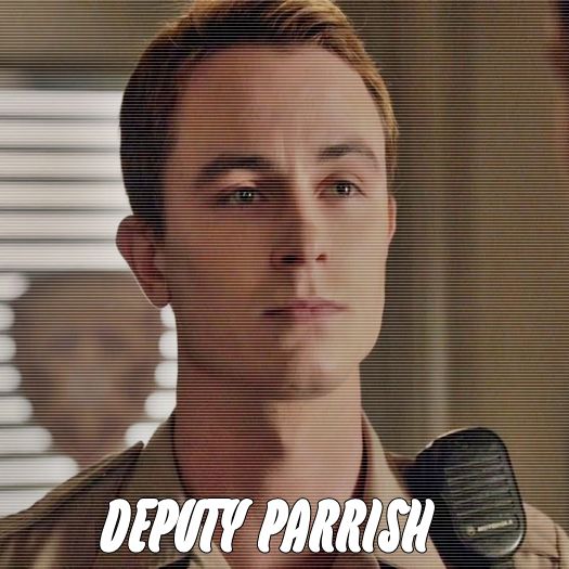 - salut o caut pe elena :)