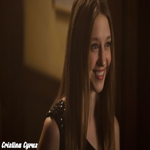 ♡ cσνєη ♡ bă și io vreau un carton cu isaac :) #elena