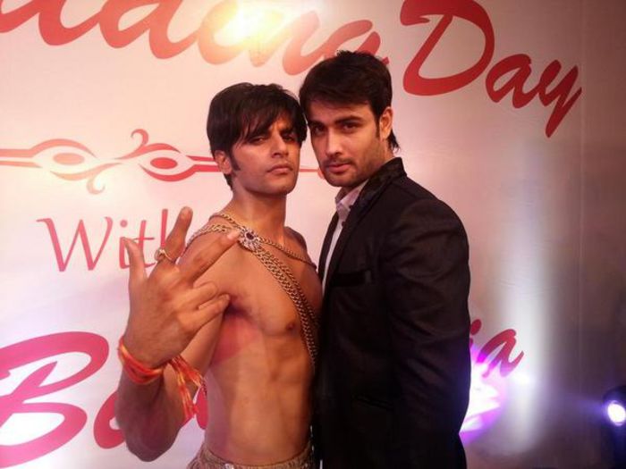 Byprp6tCIAA2z8d - 15-Aahil- Sanam poze noi