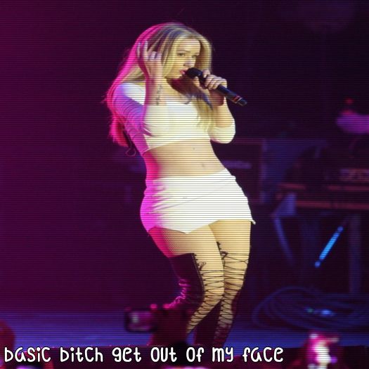 ♡ cσνєη ♡ *coboară de sus mâncând struguri*