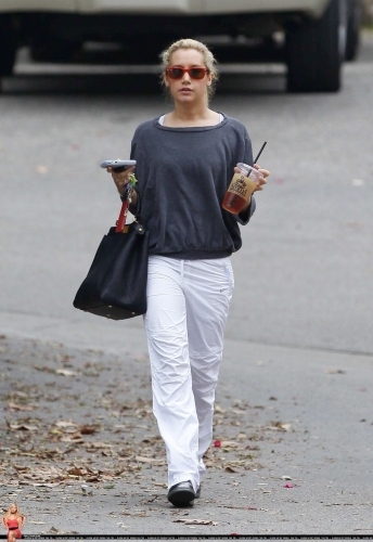 339iuk4 - Ashley Tisdale