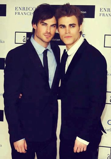 3440_521099534569347_87415211_n - ian somerhalder