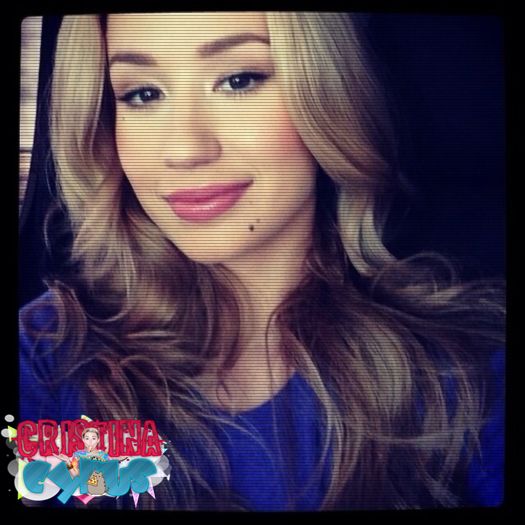 ♡ cσνєη ♡ bingo, ați găsit răspunsul care îl așteptam *se uită la e și zâmbește CL; apoi se ridică și fuge*
