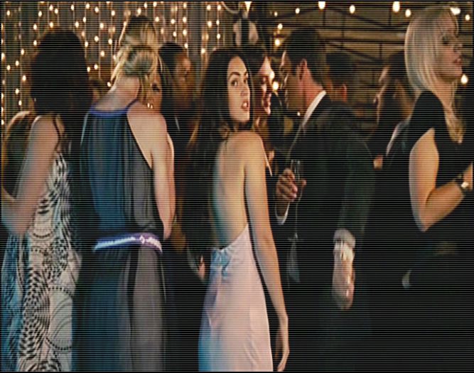 ☾ɐɓǝoɟ✿qǝɐnʇʎ; Ce chestie, şi eu. #oftează şi înfinge sapa în pământ, se sprijină cu cotul de ea şi ; #în groapă; Cum poţi să crezi că nimeni n-o să-ţi simtă lipsa?!
