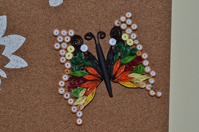 19; Magnet de frigider Quilling.(Latime 9 cm)
Pret: 10 lei
