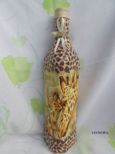 sticla decoupage girafe in Africa - reciclare sticla