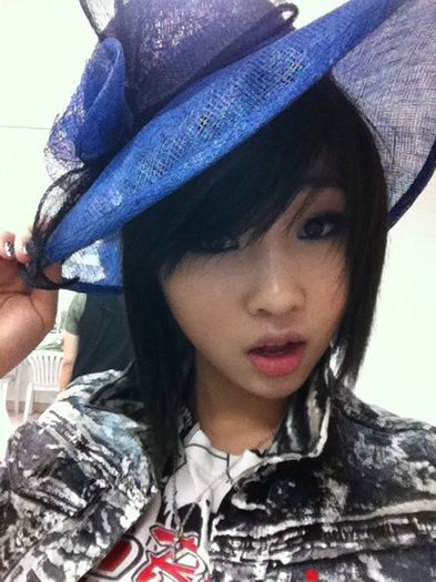 Minzy alias Lora