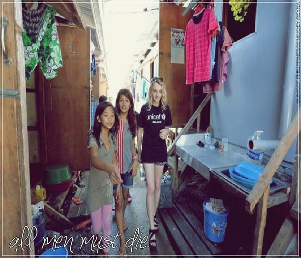 ┊deɴιι┊hooo măi golanco. ¤se holbează la ea apoi o dezleagă¤