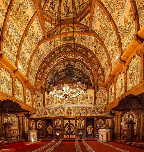 ţoc în poc; =cu toate lucrurile.&quot;Aiastă beserică îi meşterită ţoc în  poc de bârsăuani&quot;.în poză:naosul bisericii mănăstirii din Bârsana.
